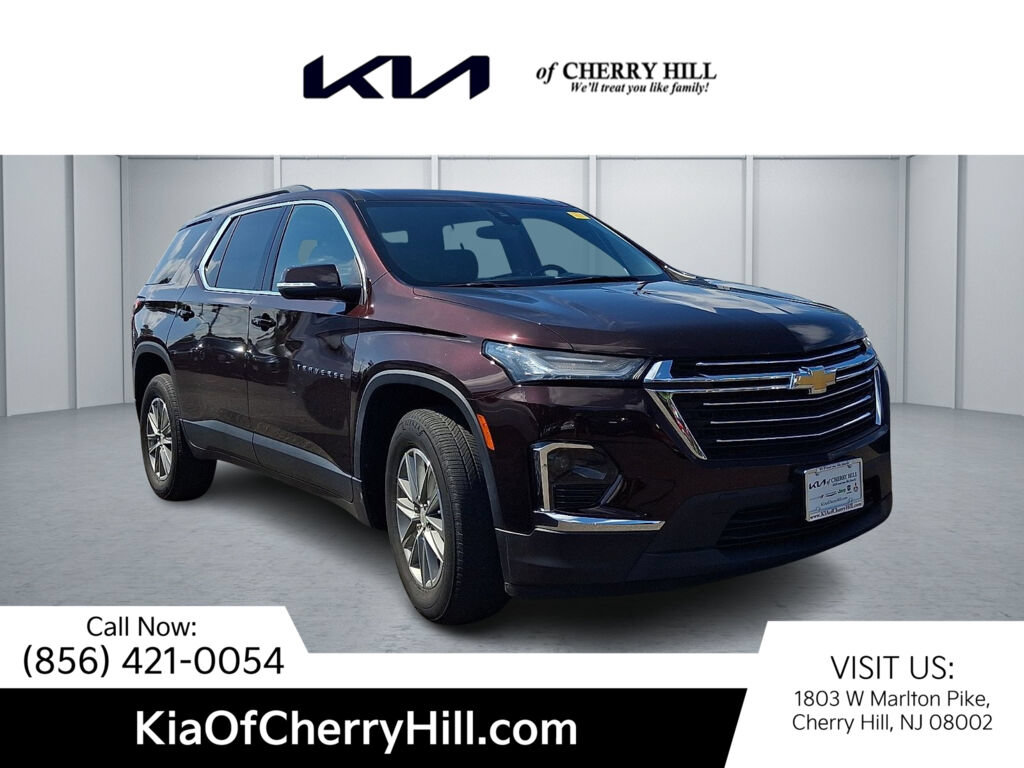 Used 2023 Chevrolet Traverse LT AWD/4WD image 1
