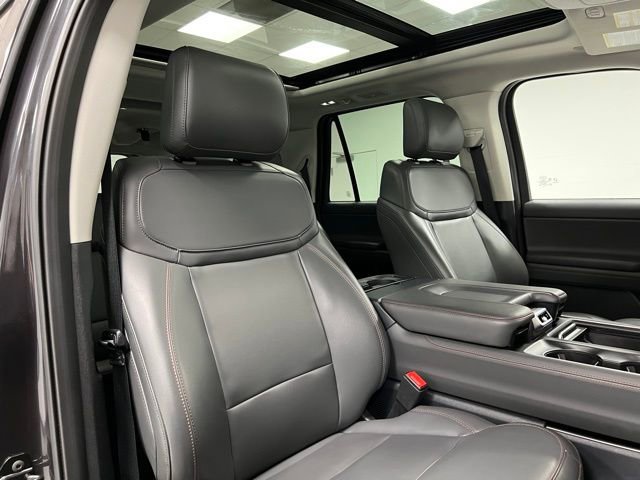 Used 2025 Ford Expedition Max Active AWD/4WD image 61