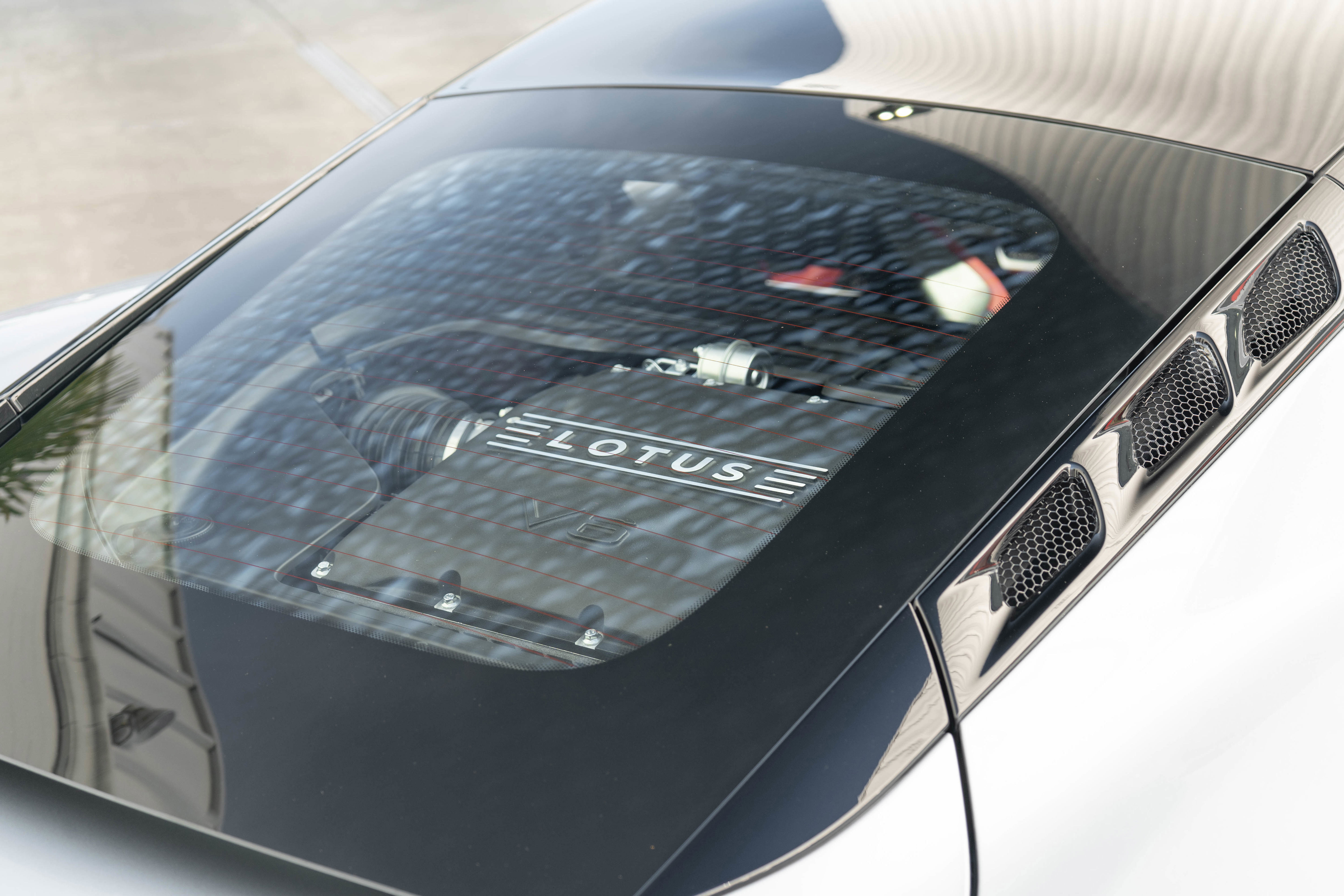 New 2025 Lotus Emira image 6