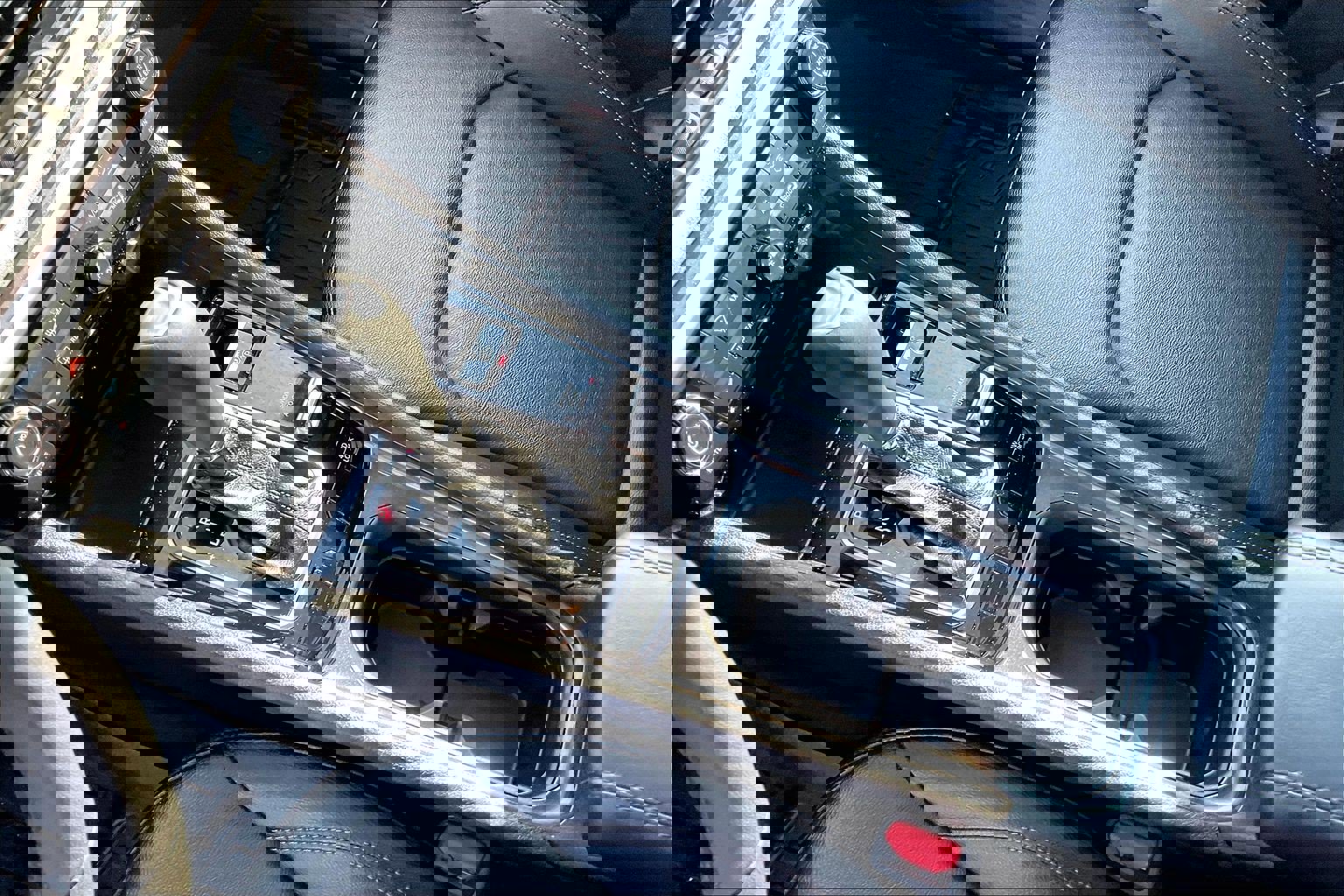 Used 2024 Jeep Compass Latitude w/ Sun and Sound Group image 16