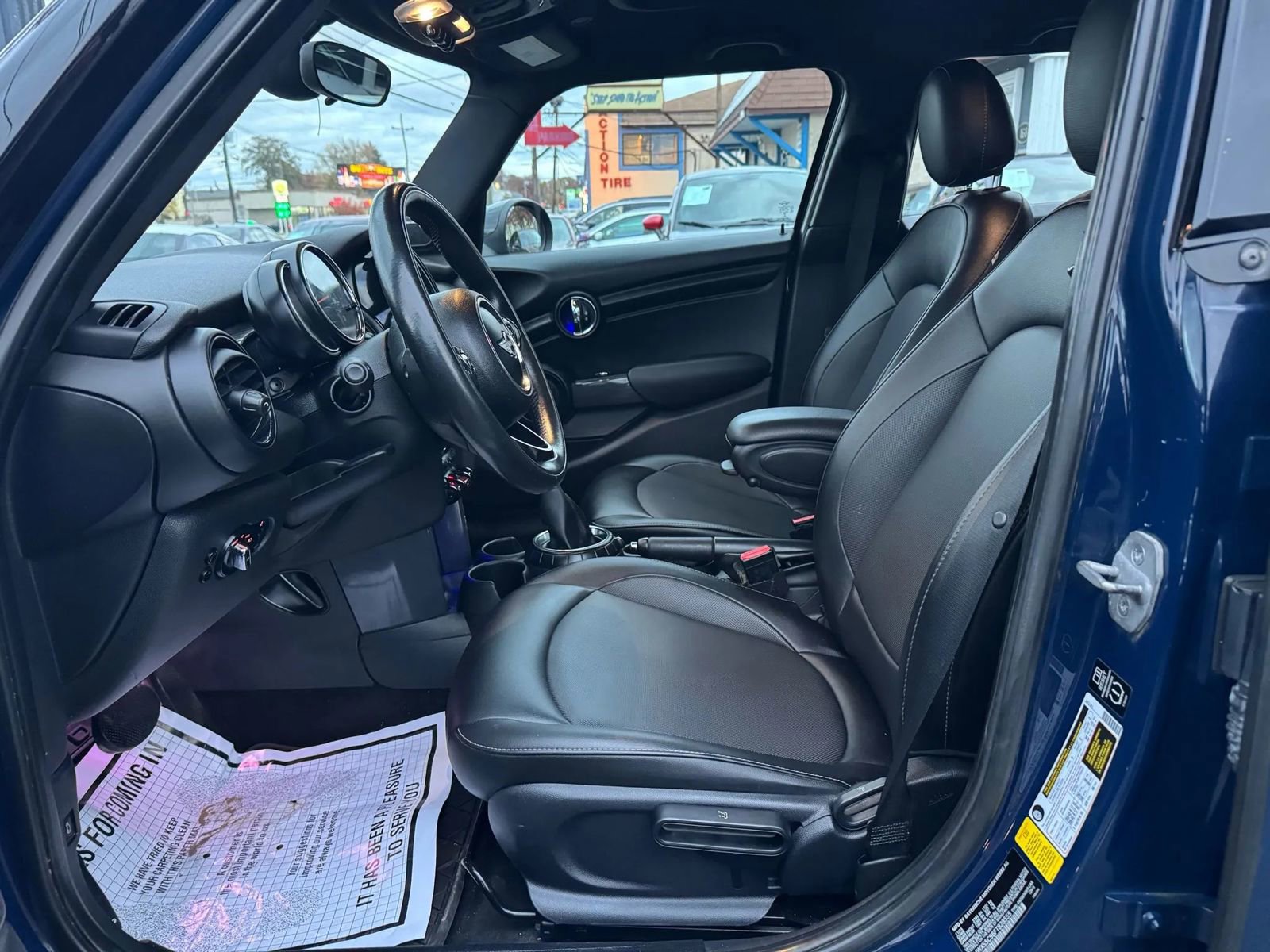 Used 2015 MINI Cooper 4-Door Hardtop image 18