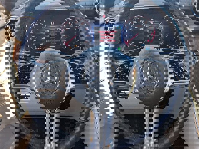 Used 2024 Mercedes-Benz GLC 300 4MATIC image 22