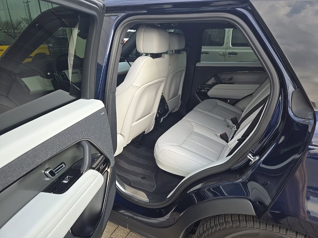 Used 2023 Land Rover Range Rover Sport SE image 17