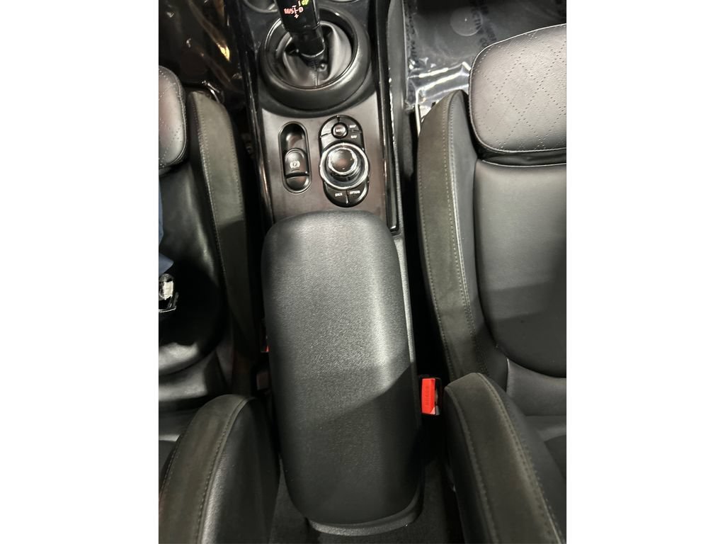 Used 2024 MINI Cooper Clubman S w/ Signature Upholstery Package AWD/4WD image 17