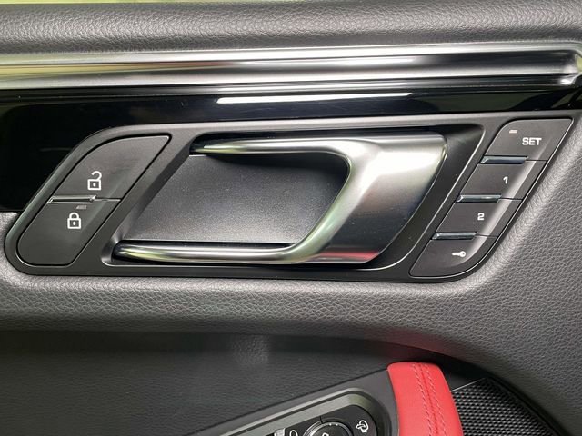 New 2026 Porsche Macan image 39