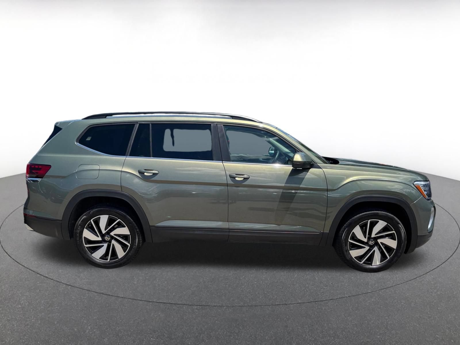 Used 2026 Volkswagen Atlas SE FWD image 14