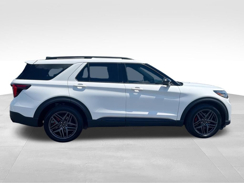Used 2025 Ford Explorer ST AWD/4WD image 9