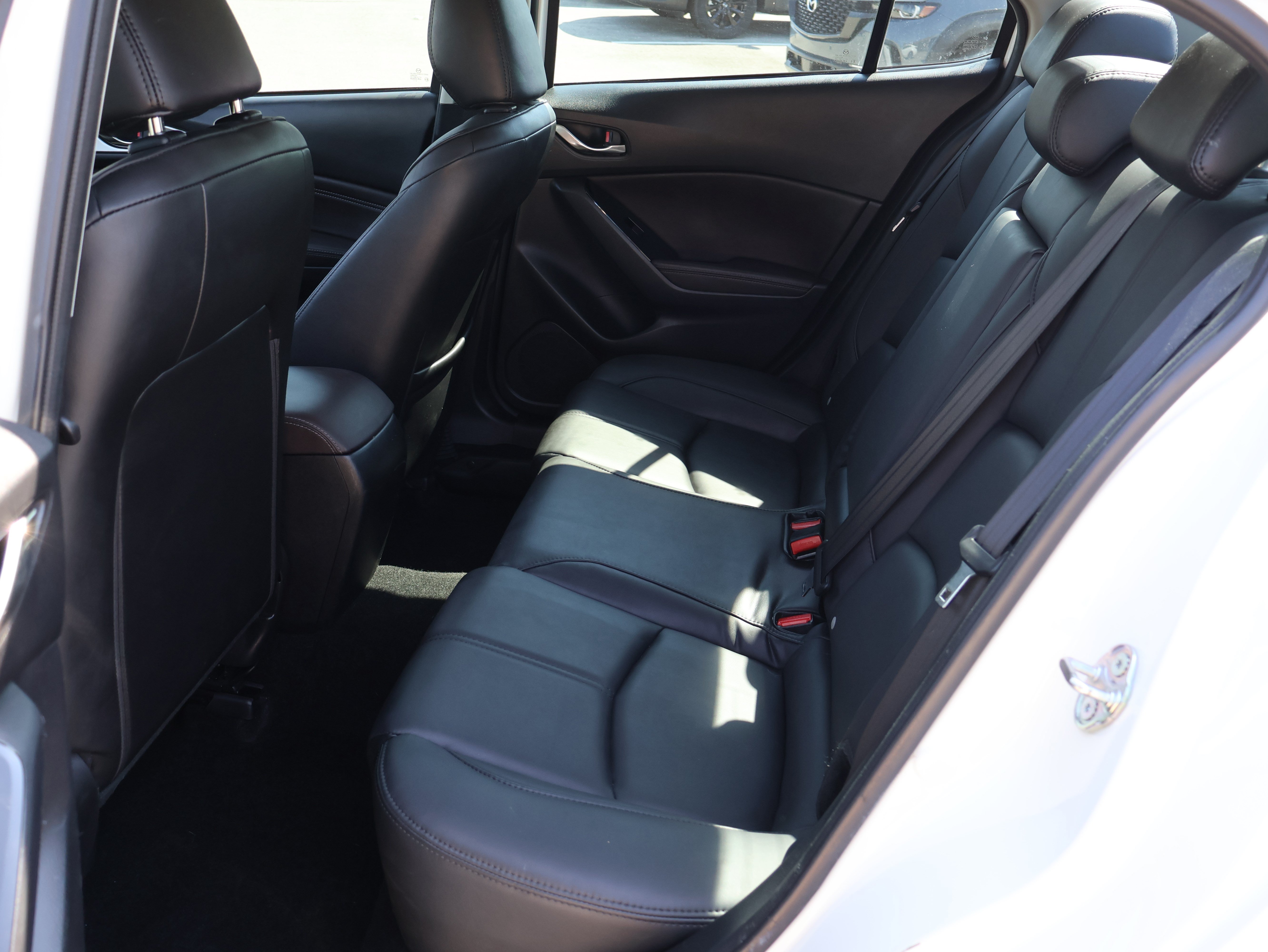 Used 2018 MAZDA MAZDA3 Touring FWD image 9