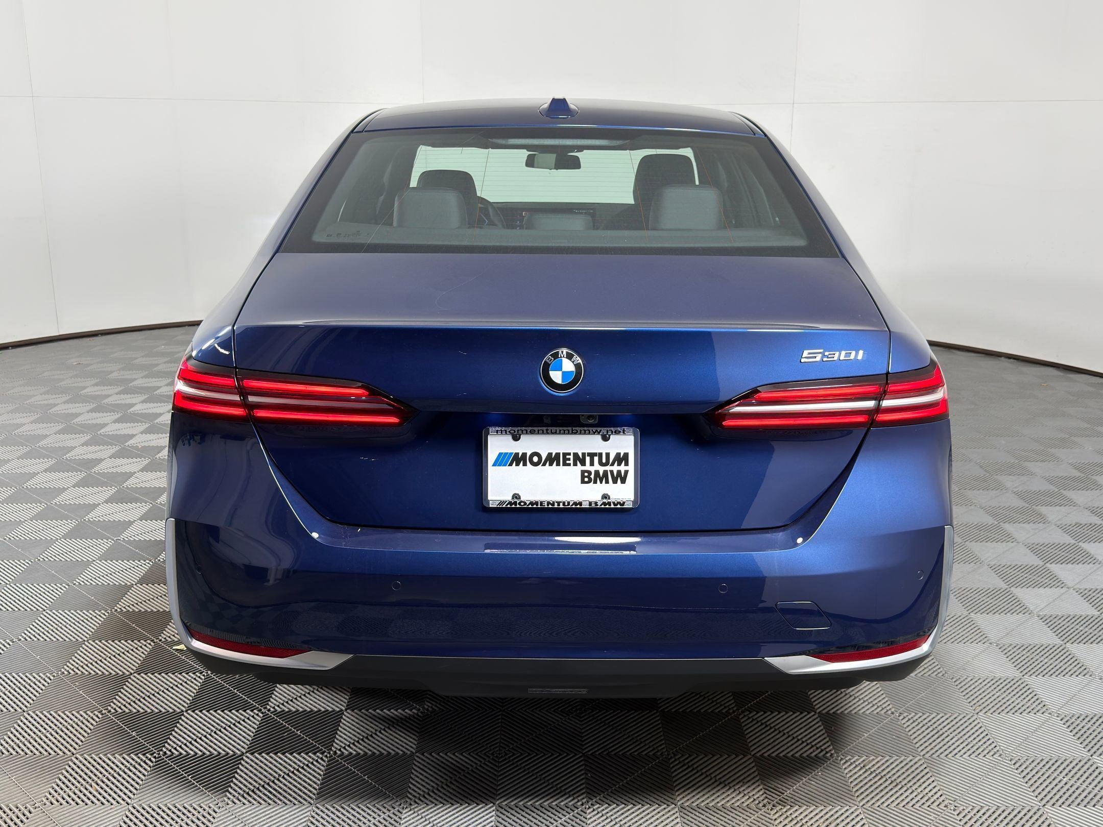 Used 2026 BMW 530i w/ Convenience Package RWD image 8