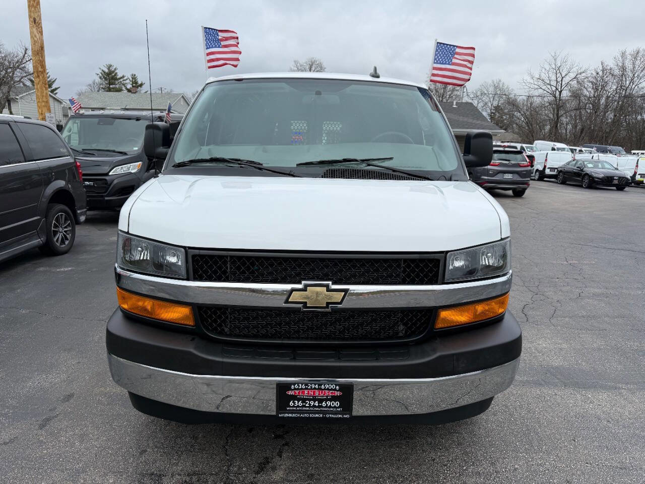 Used 2024 Chevrolet Express 2500 w/ Driver Convenience Package image 3