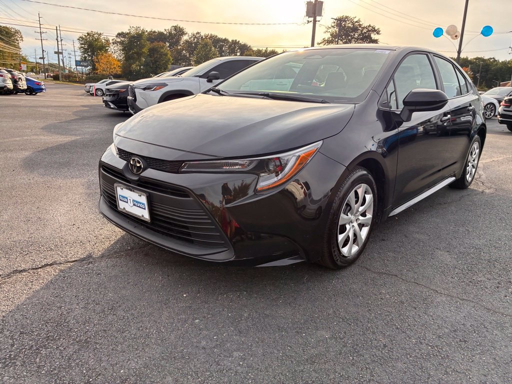 Used 2026 Toyota Corolla LE FWD image 3