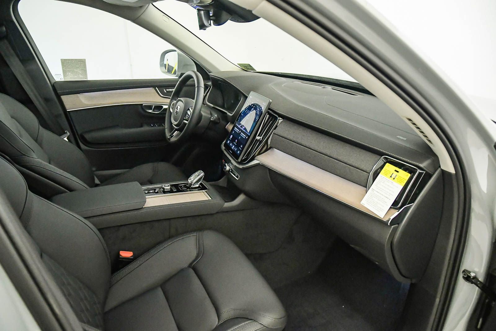 New 2026 Volvo XC90 B5 Core AWD/4WD image 15
