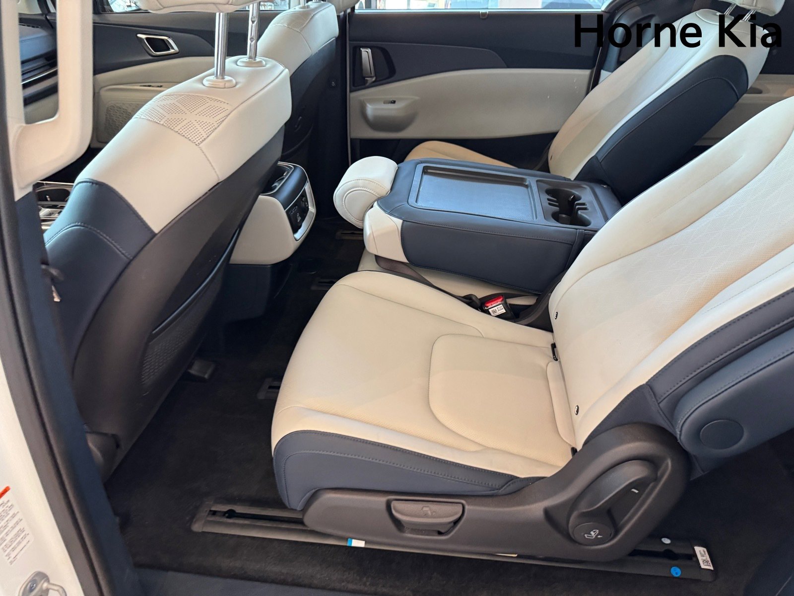 New 2026 Kia Carnival SX image 11