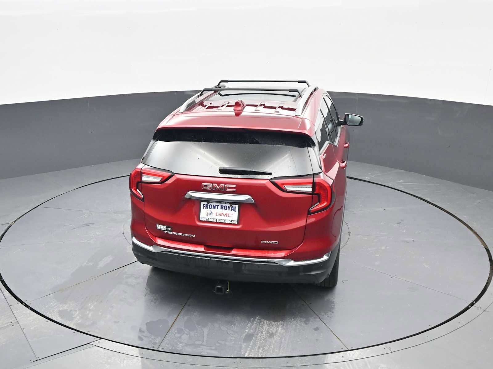 Used 2023 GMC Terrain SLT image 33