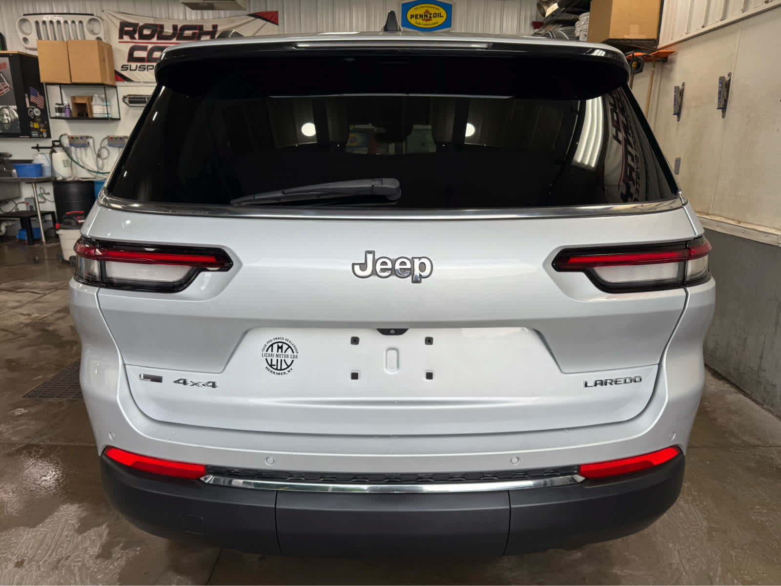 Used 2022 Jeep Grand Cherokee L Laredo w/ Luxury Tech Group I AWD/4WD image 6