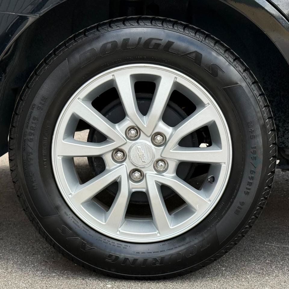 Used 2020 Chevrolet Sonic LT FWD image 25