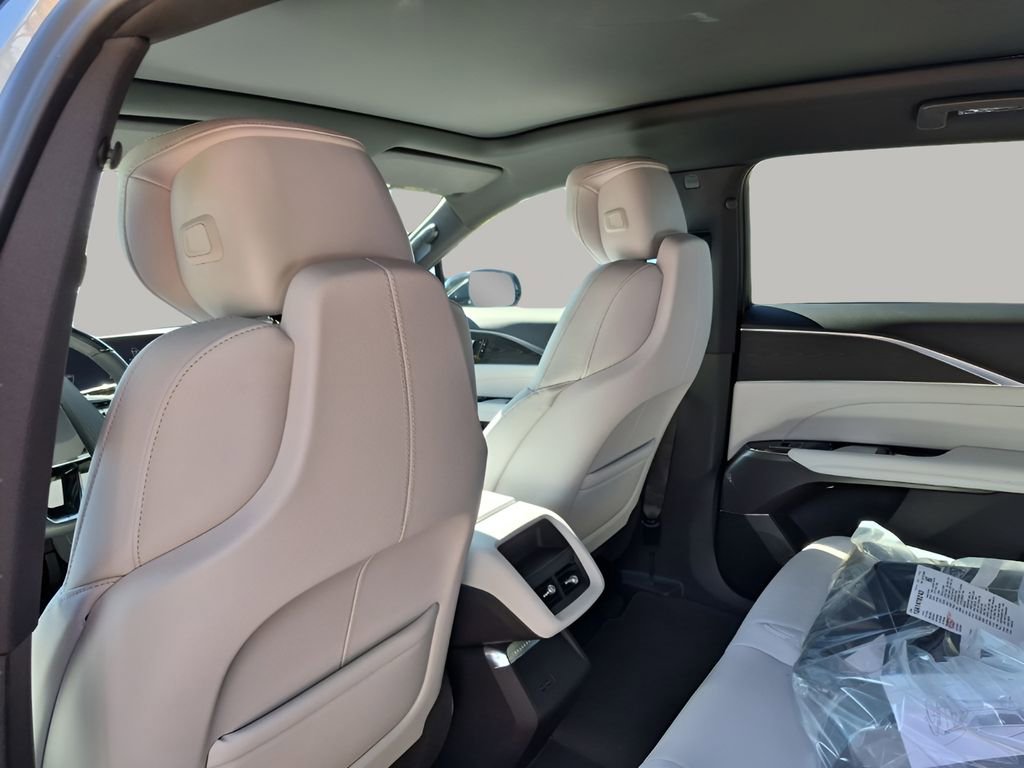 New 2026 Cadillac Lyriq Luxury image 18