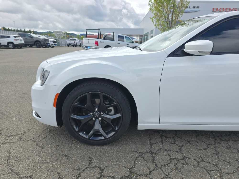 Used 2023 Chrysler 300 S w/ Comfort Group image 18