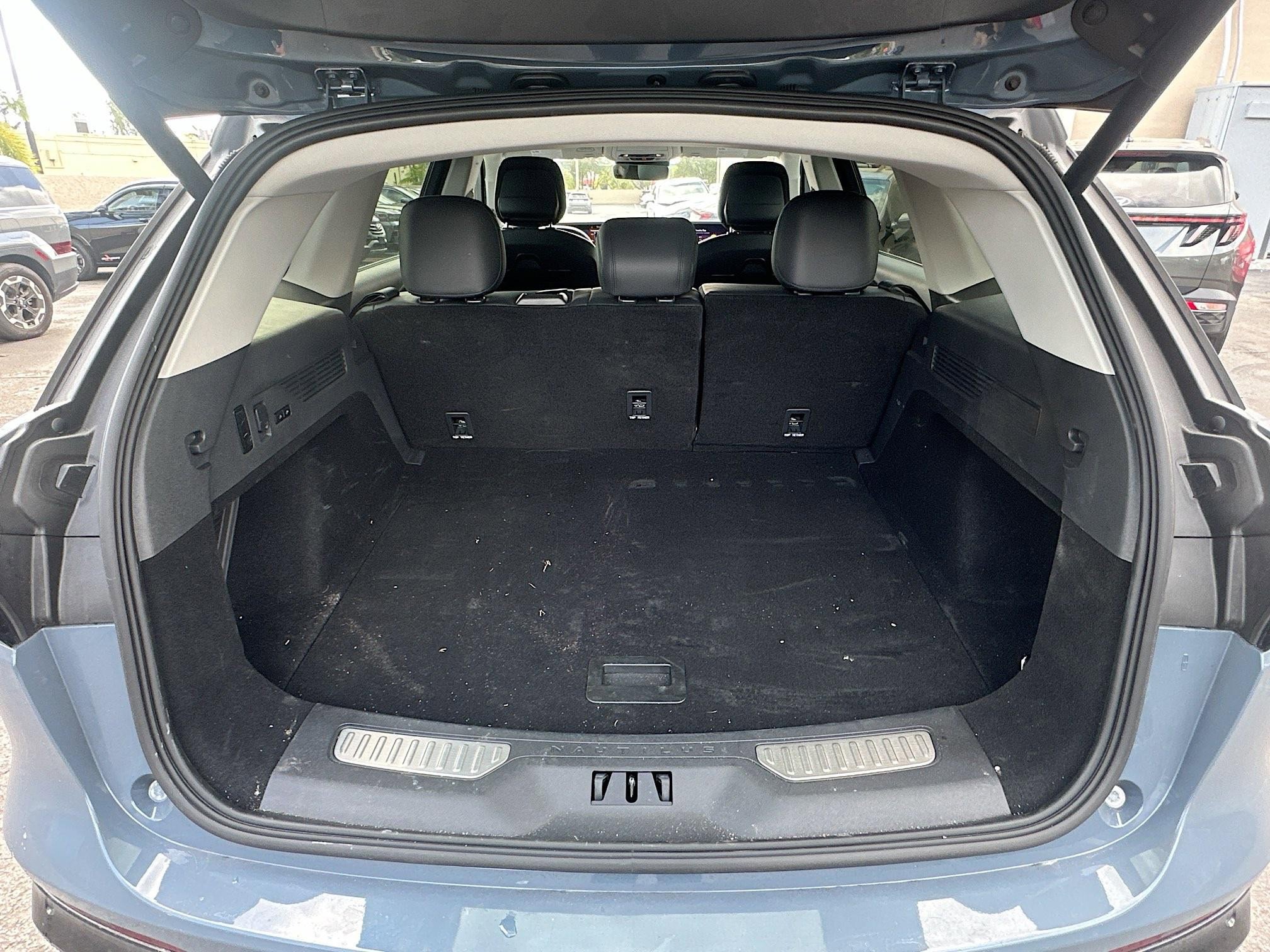 Used 2025 Lincoln Nautilus Premier image 25