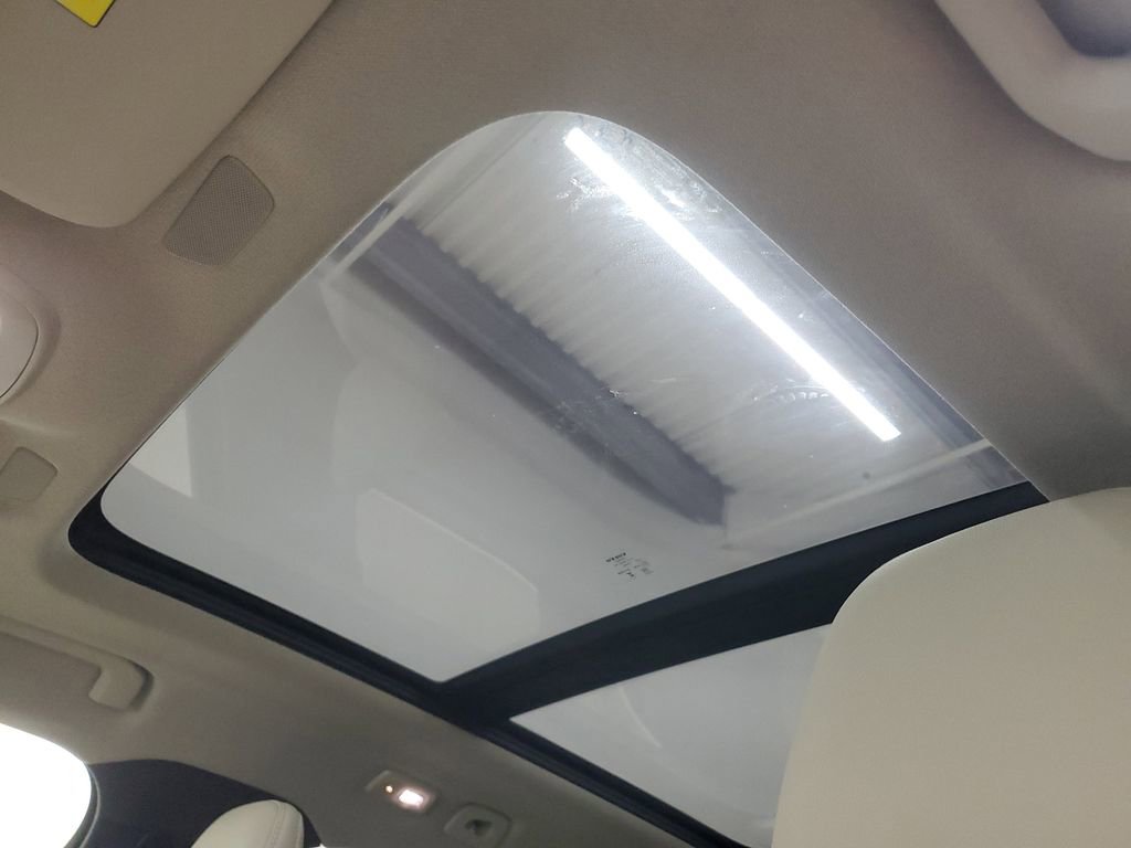 New 2025 Volvo XC40 B5 Plus AWD/4WD image 19