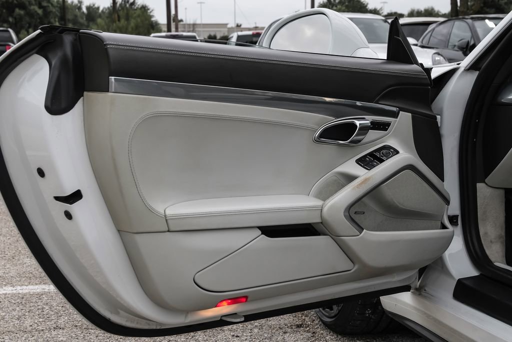 Used 2014 Porsche 911 Turbo AWD/4WD image 40