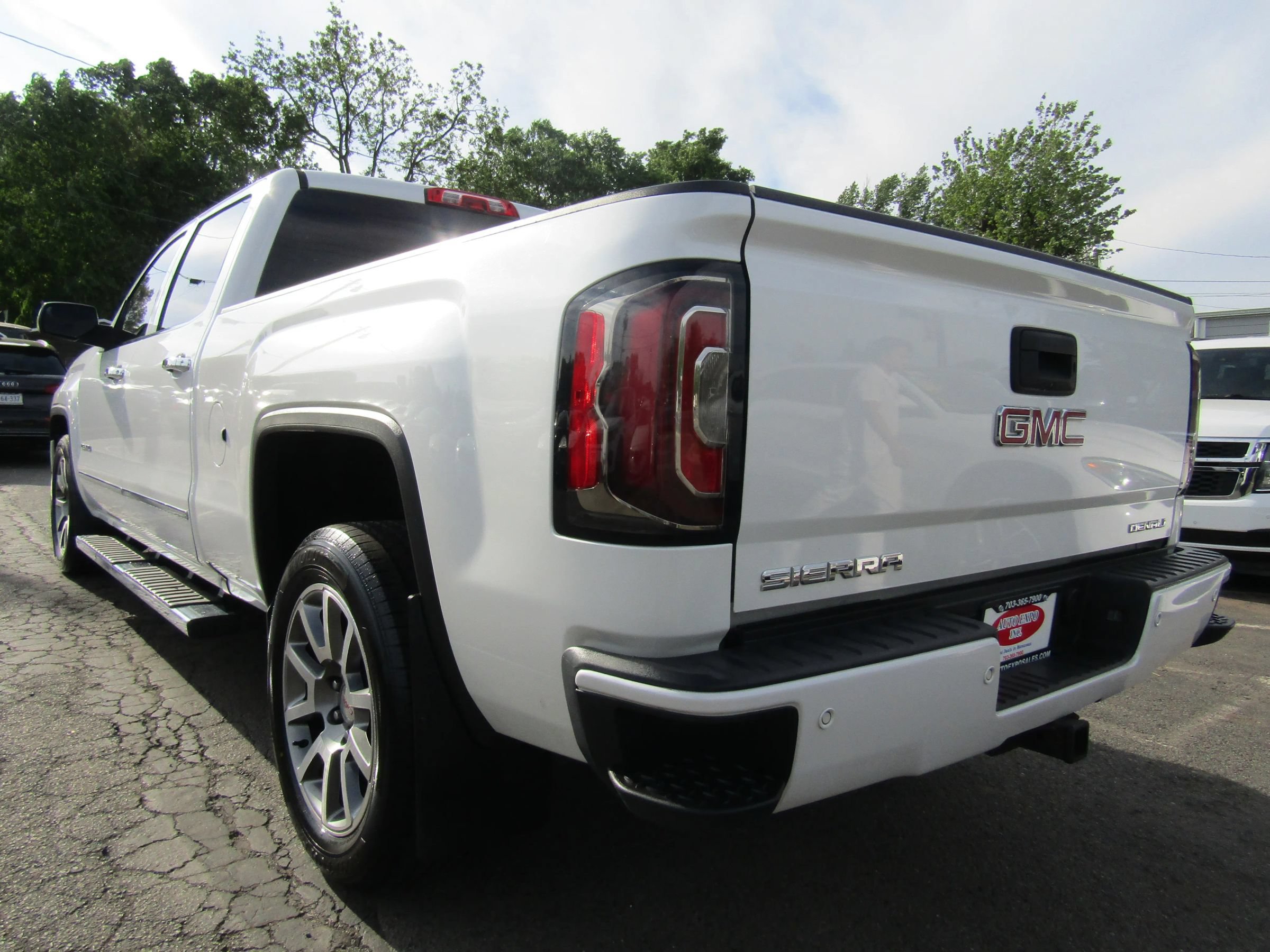 Used 2017 GMC Sierra 1500 Denali AWD/4WD image 5