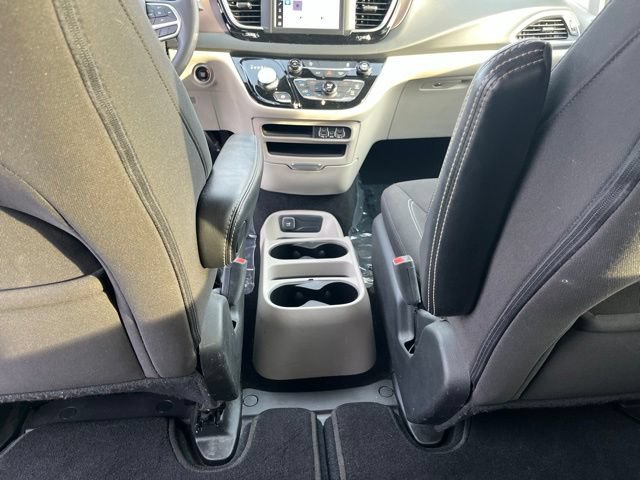 Used 2023 Chrysler Voyager LX FWD image 13