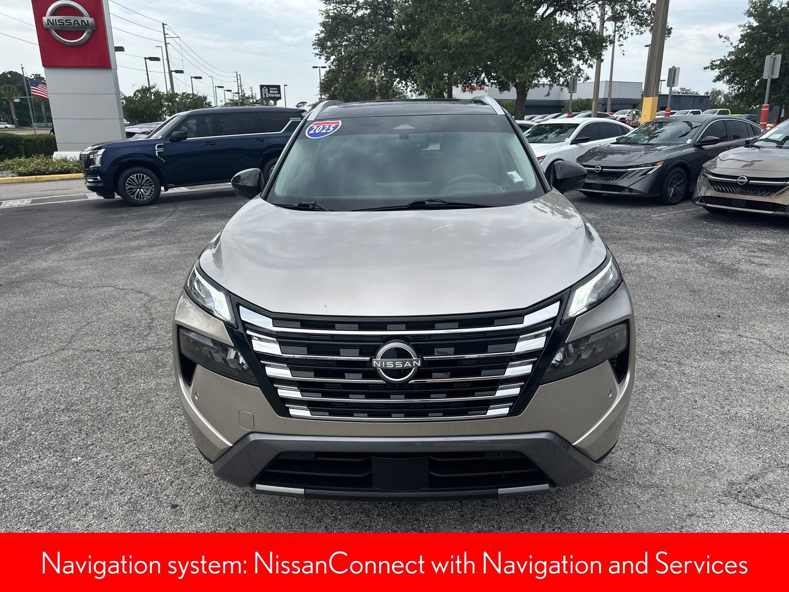 Certified 2025 Nissan Rogue SL w/ SL Premium Package FWD image 3