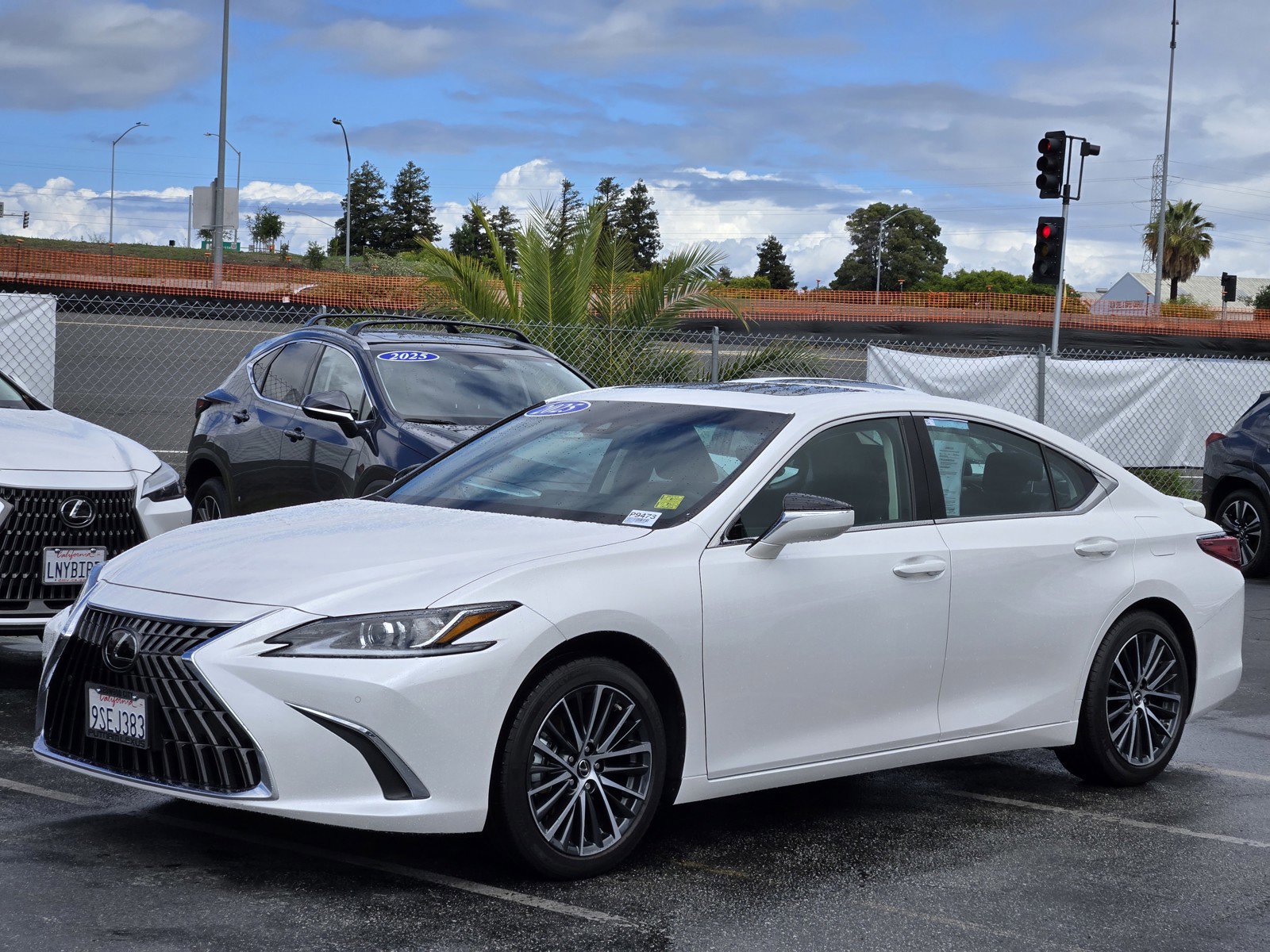 Certified 2025 Lexus ES 300h w/ Premium Package FWD image 8
