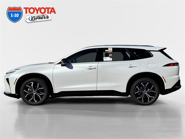 Used 2025 Toyota Crown Signia XLE image 2