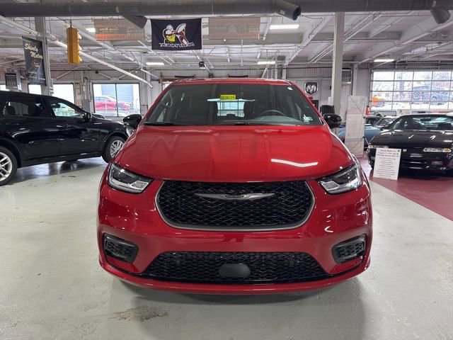 New 2026 Chrysler Pacifica Select image 8