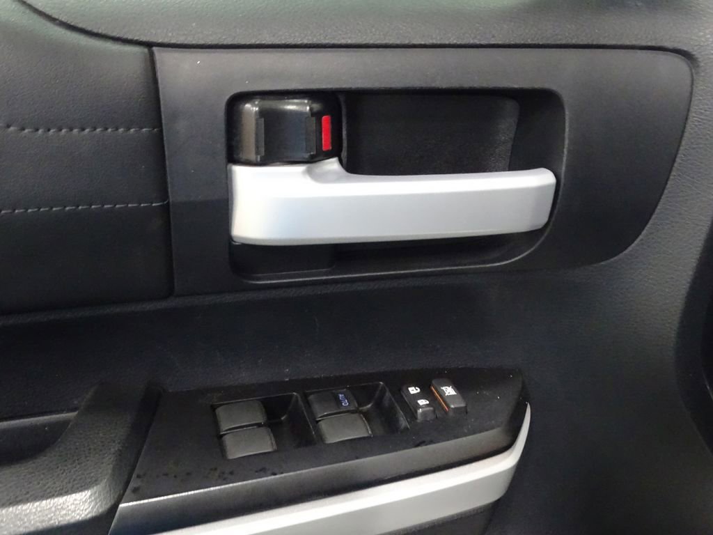 Used 2018 Toyota Tundra Limited image 18