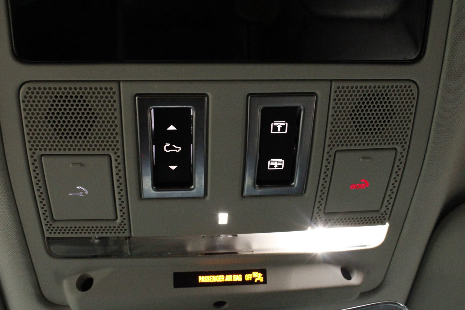 Used 2024 Land Rover Defender 110 S AWD/4WD image 34