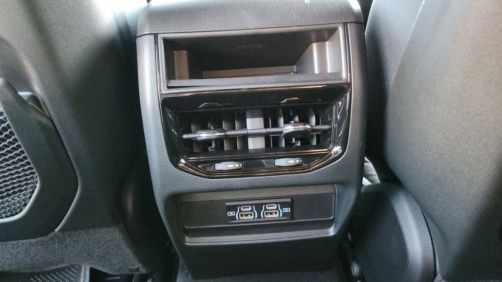 Used 2025 Jeep Grand Cherokee Laredo image 11