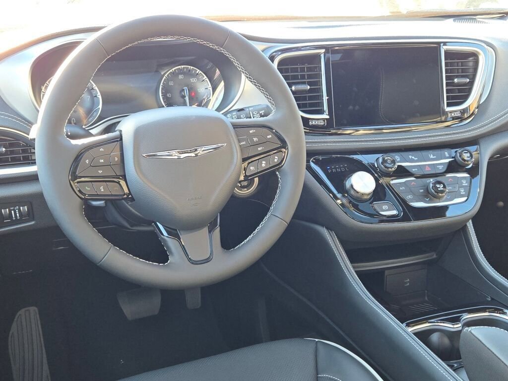 New 2026 Chrysler Pacifica Limited w/ S Appearance Package image 20