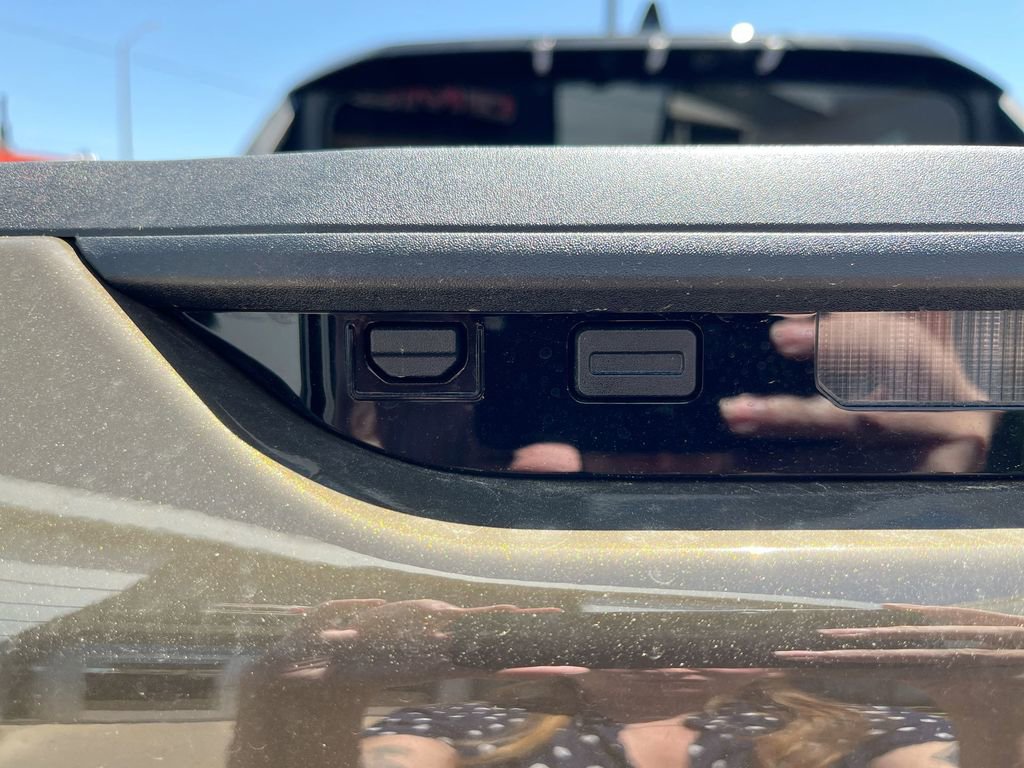 New 2025 GMC Hummer EV 2X w/ Extreme Off-Road Package image 40