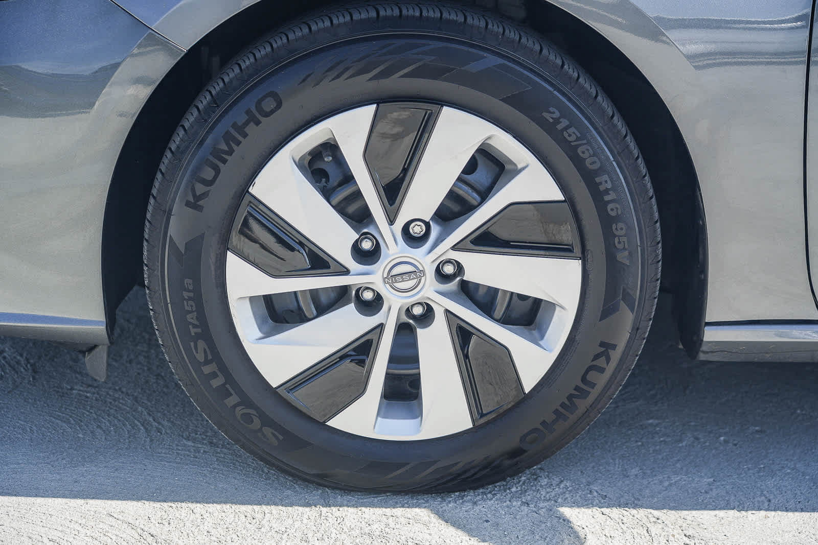 Used 2025 Nissan Altima 2.5 S FWD image 11