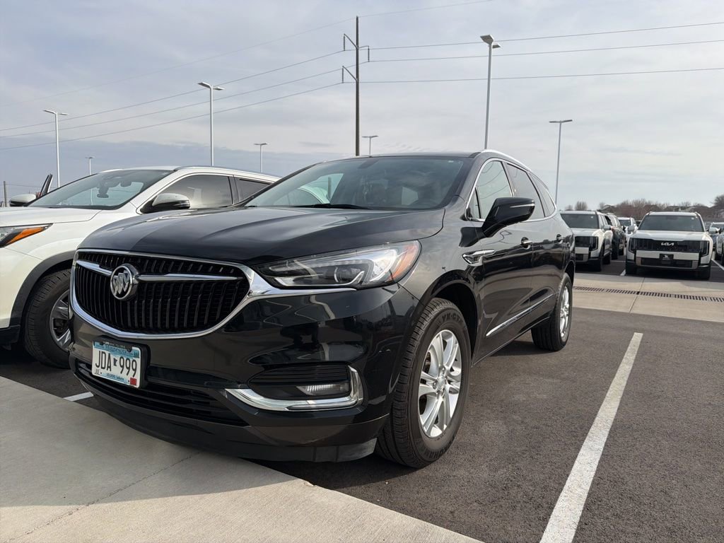 Used 2018 Buick Enclave Essence AWD/4WD image 2