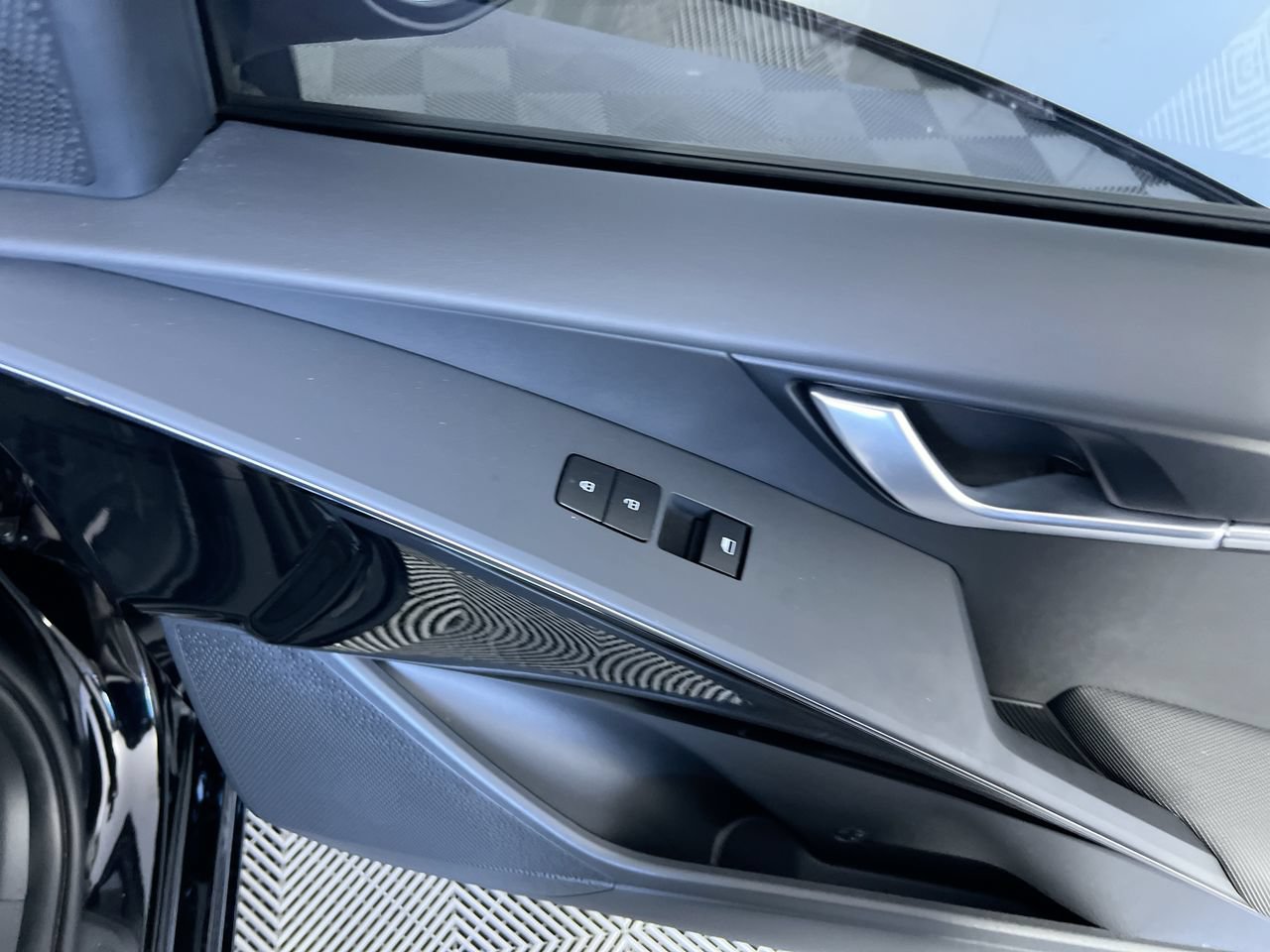 Certified 2024 Kia Niro EX FWD image 28