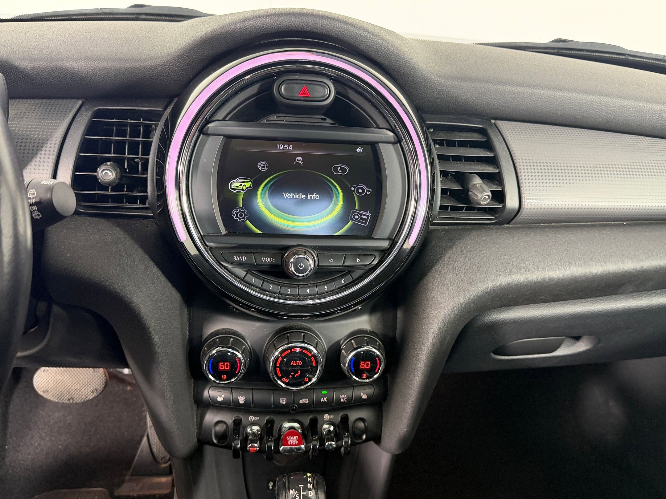 Used 2018 MINI Cooper 4-Door Hardtop FWD image 22