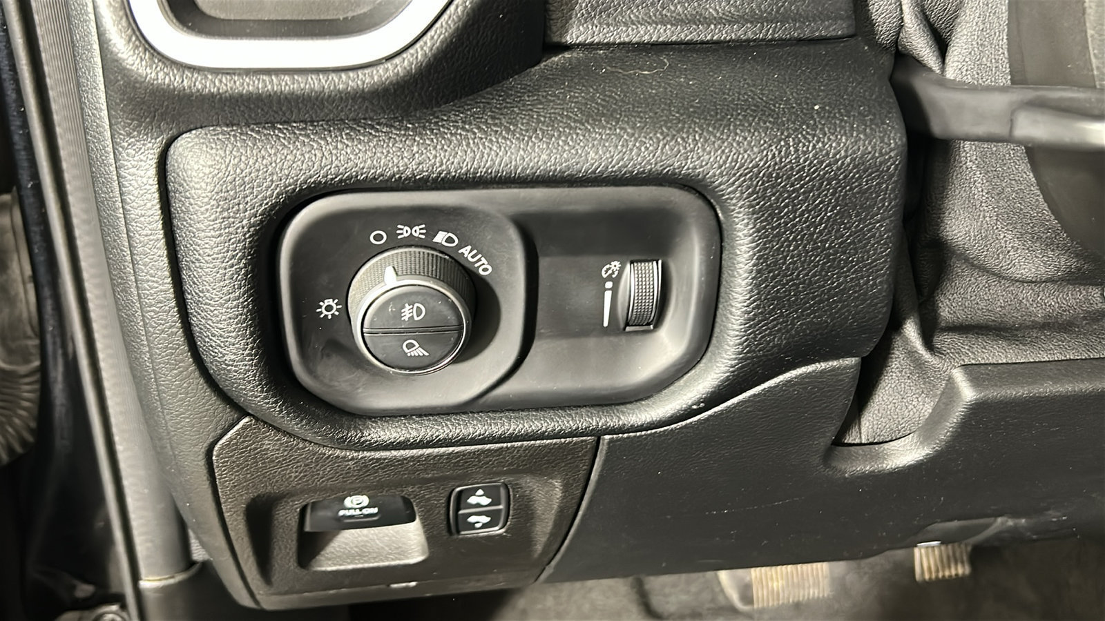 Used 2022 RAM 1500 Big Horn AWD/4WD image 24