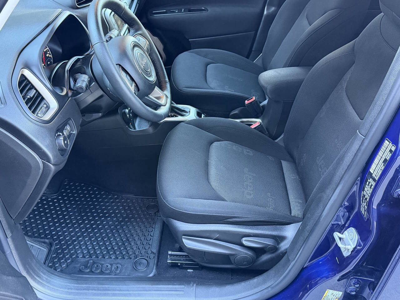 Used 2017 Jeep Renegade Latitude w/ Cold Weather Group AWD/4WD image 15