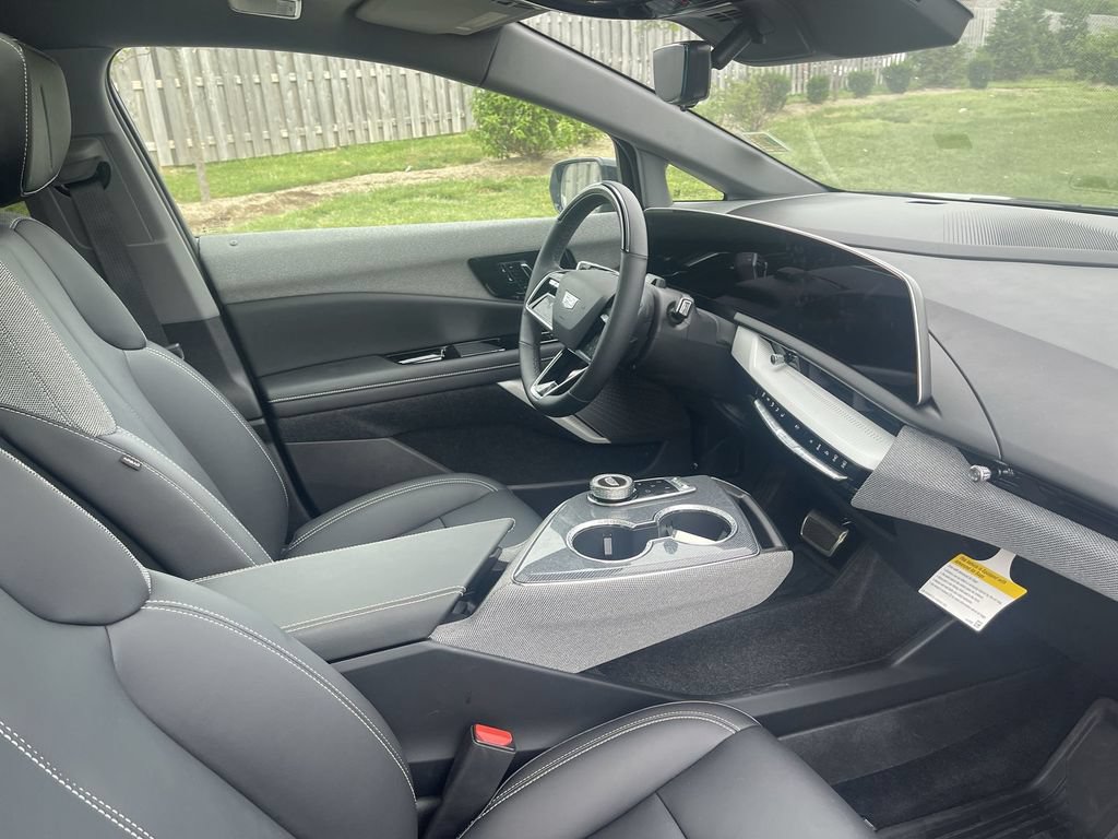 Certified 2025 Cadillac Optiq Sport 1 AWD/4WD image 40
