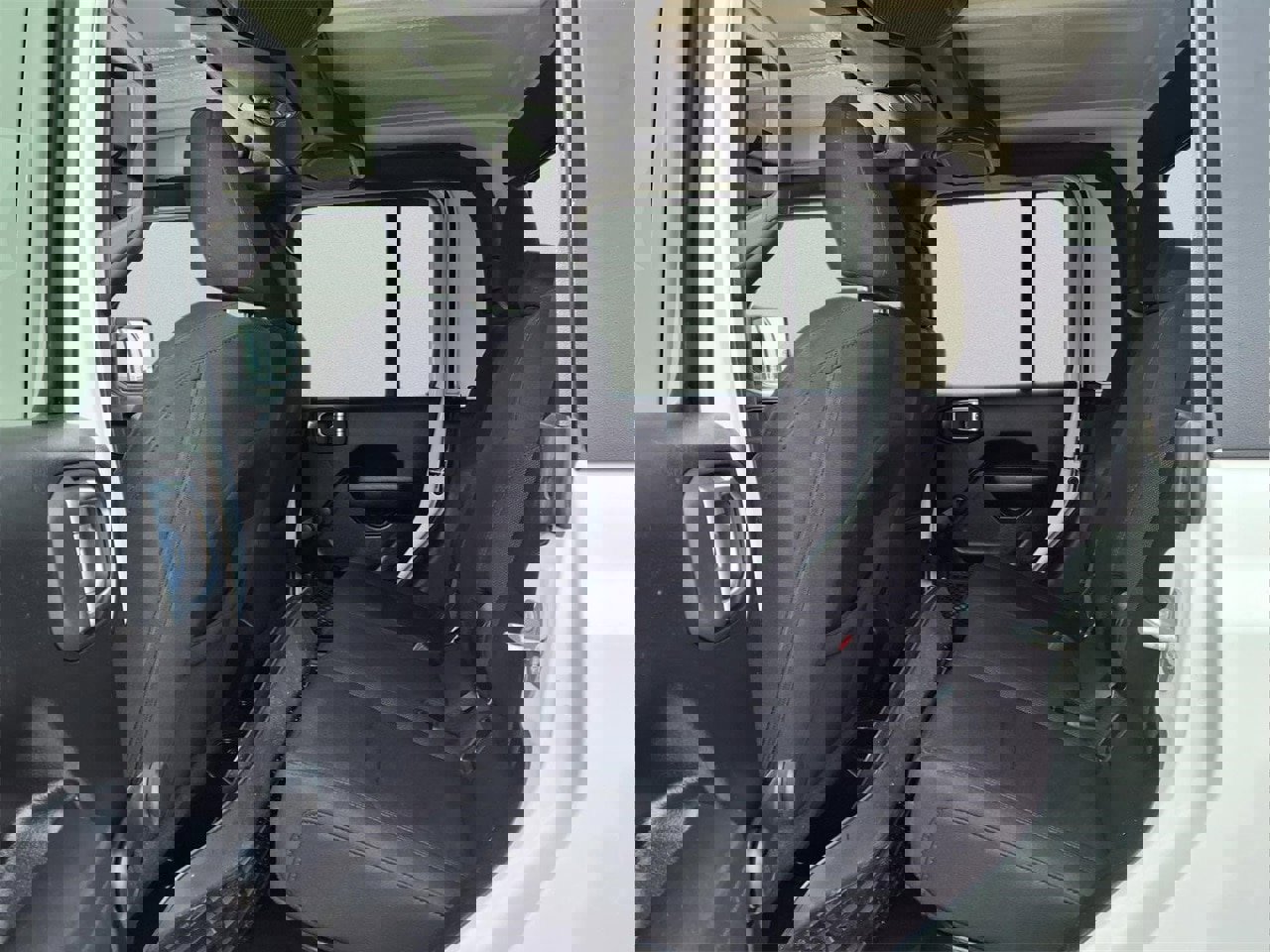 Used 2022 Jeep Gladiator Sport image 10