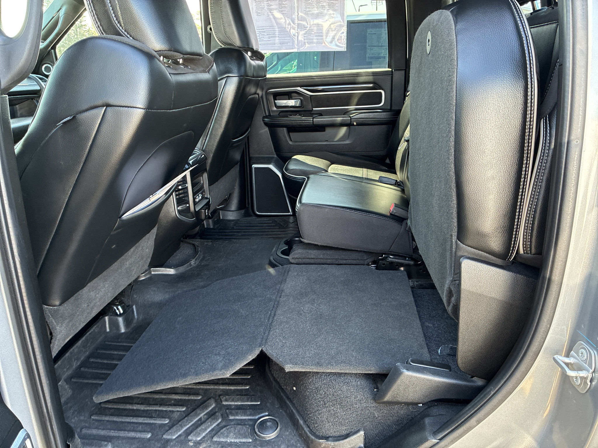 Used 2022 RAM 2500 Laramie AWD/4WD image 42