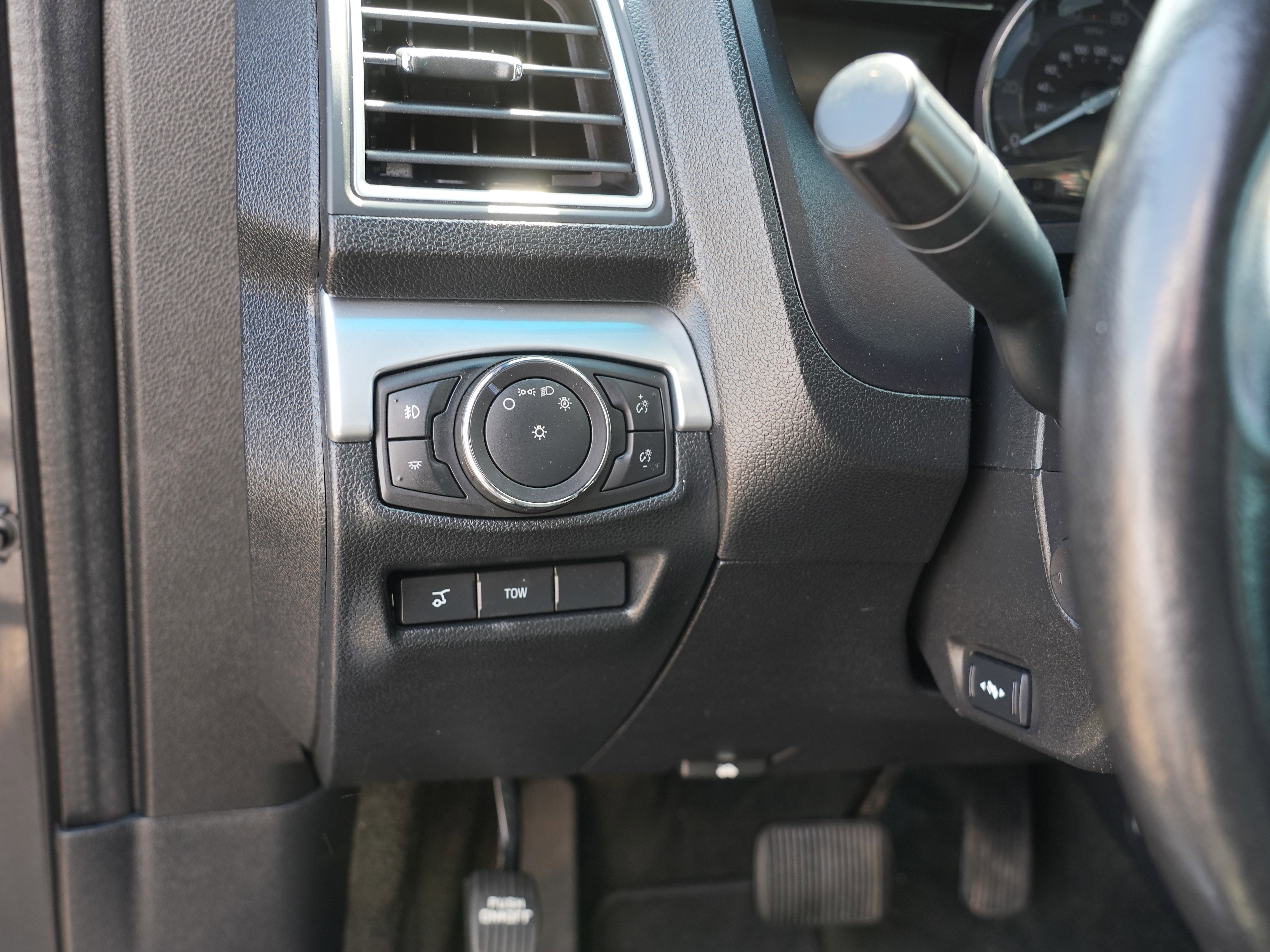 Used 2016 Ford Explorer Sport w/ Equipment Group 401A AWD/4WD image 18