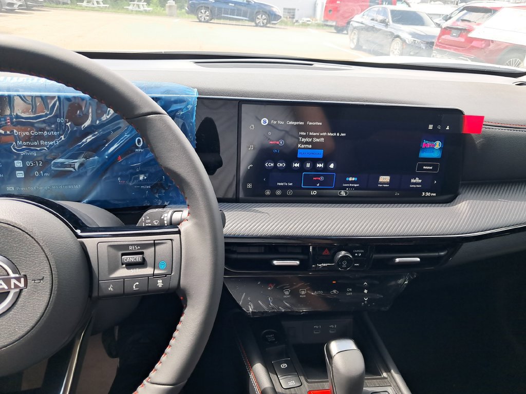 New 2026 Nissan Kicks SR AWD/4WD image 13