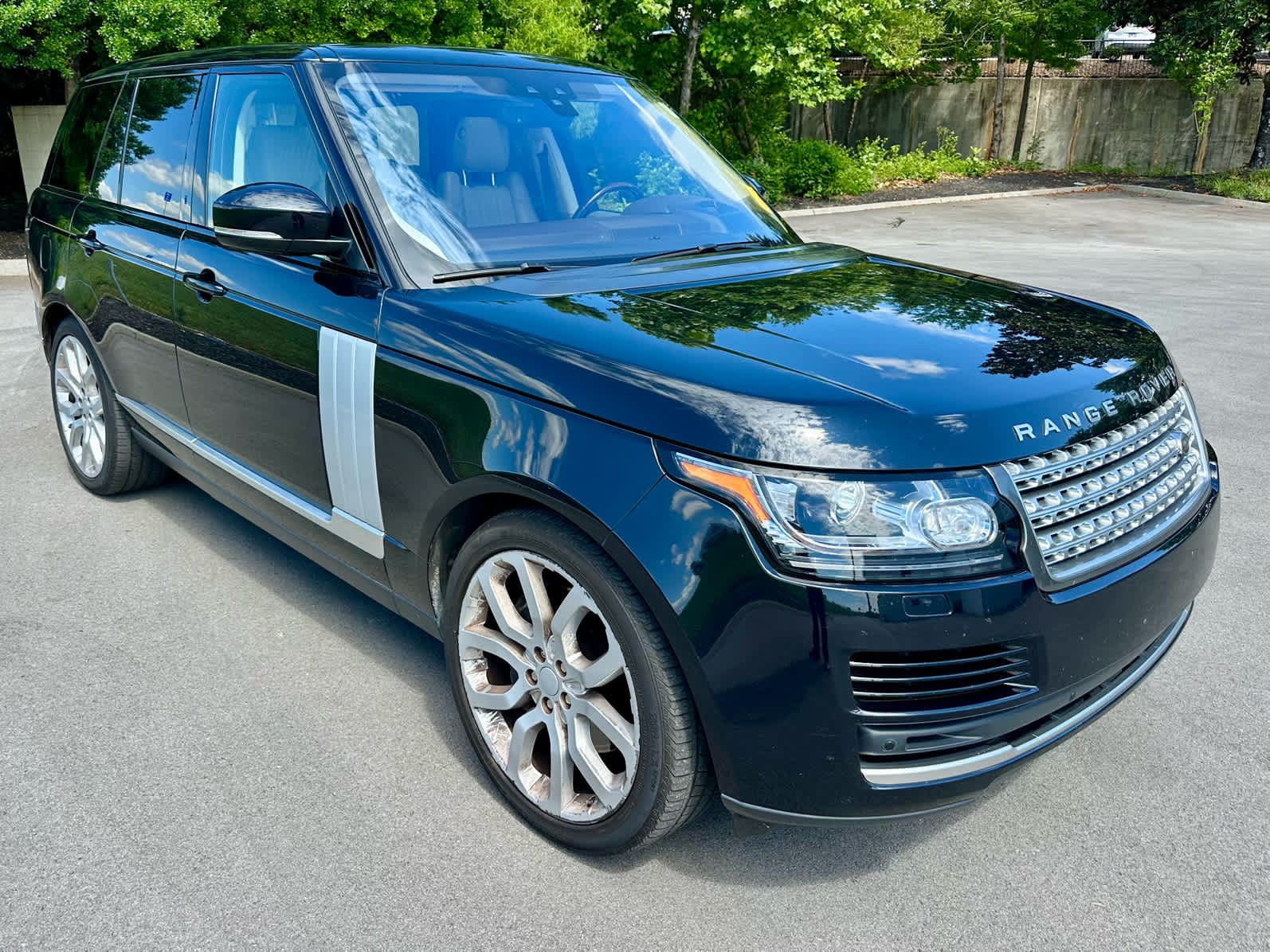 Used 2017 Land Rover Range Rover HSE AWD/4WD image 3