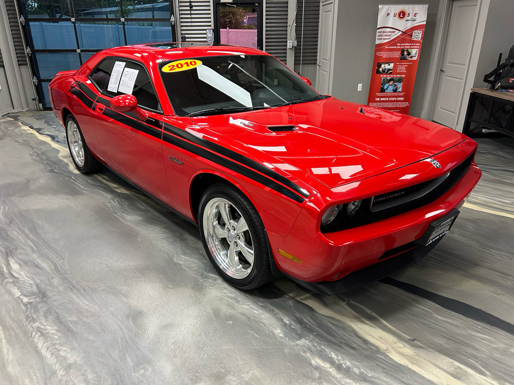 Used 2010 Dodge Challenger R/T RWD image 1