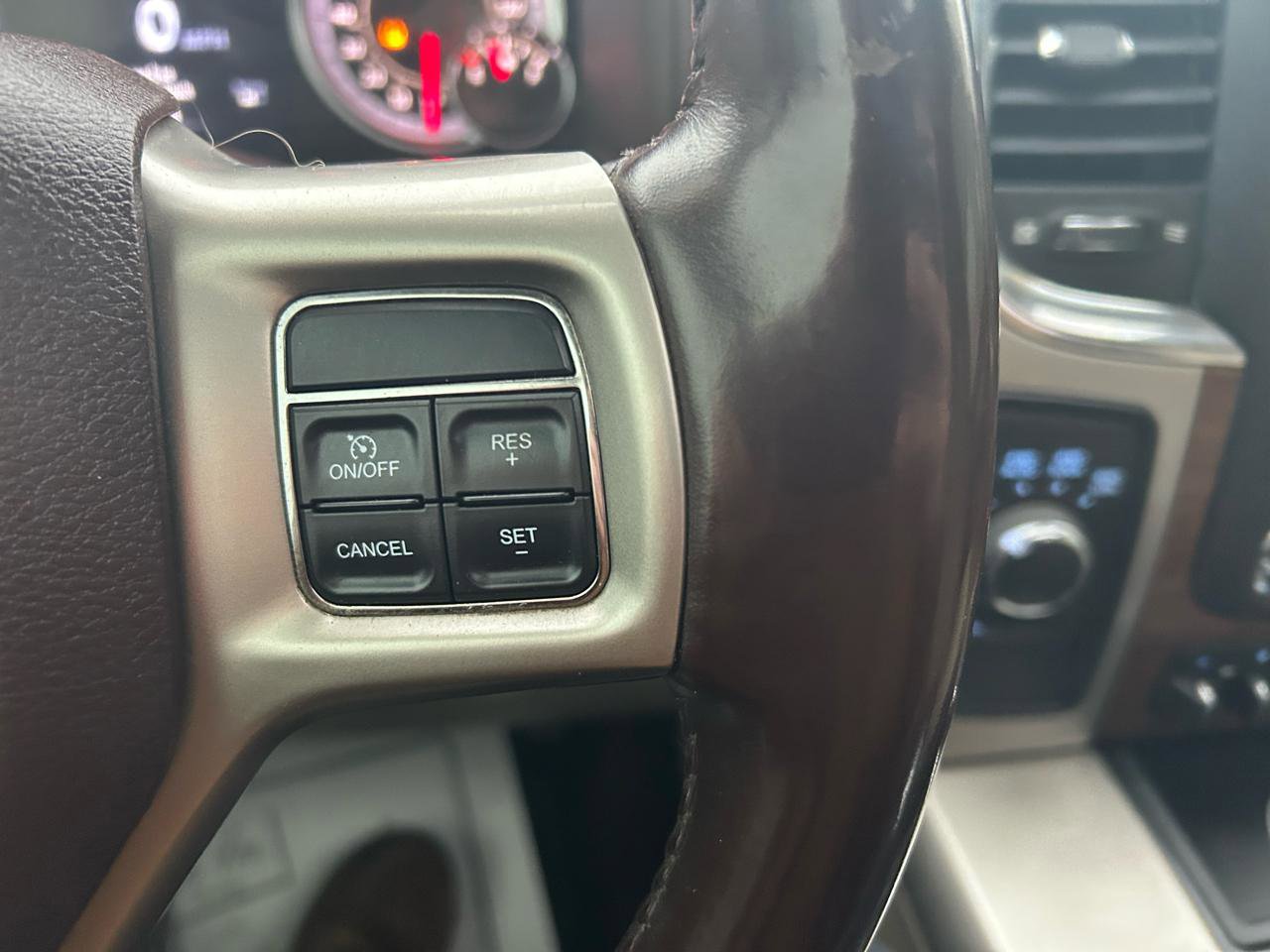 Used 2013 RAM 1500 Laramie w/ Convenience Group AWD/4WD image 19